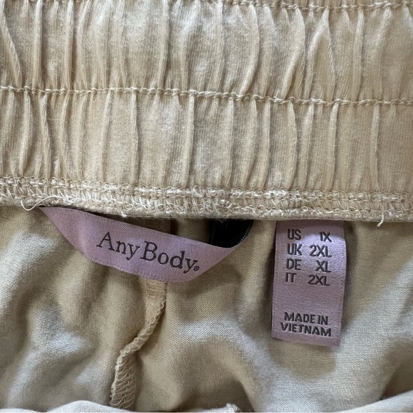 AnyBody Lounge Cozy Knit Split Cuff Joggers in Warm Sand size 1X - Picture 6 of 9